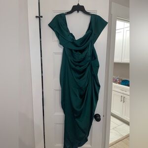 Elegant Emerald Green Evening Dress